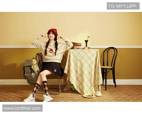 时尚运动风潮来袭足球裤女生展现活力与魅力的完美结合